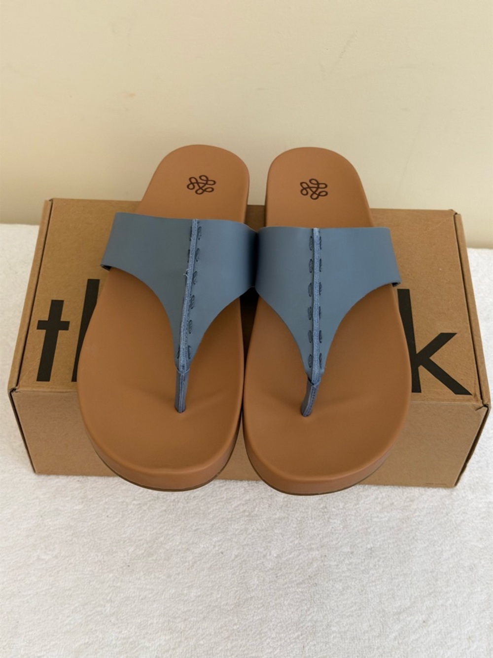 The Sak Everly Women’s Flat Thong Style Sandals Size - Picture 6 of 7